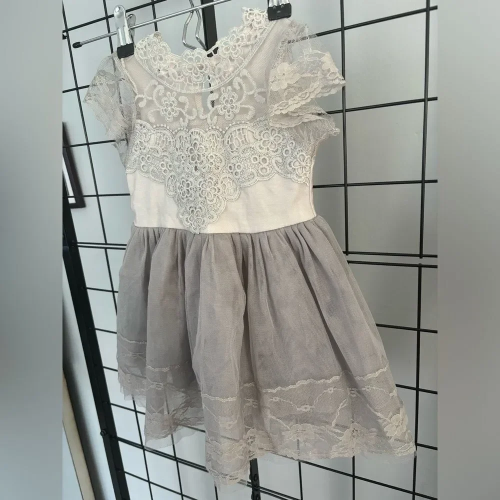 Light Gray Vintage Inspired Lace Party Dress EUC